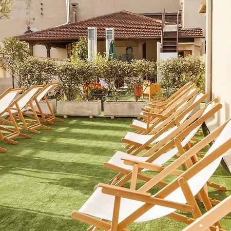 A In The Auberge de jeunesse *