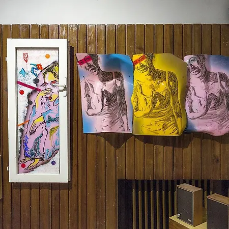 A In The بيت شباب