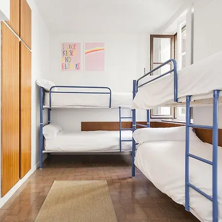 A In The Hostel San Sebastian